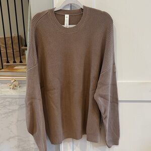 ALO Yoga Men's Tan Crewneck Sweater